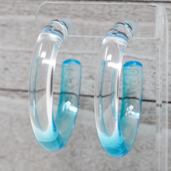 2.25" CLEAR/BLUE OMBRE TRANSLUCENT CHUNKY EARRINGS - Picture 4 of 12